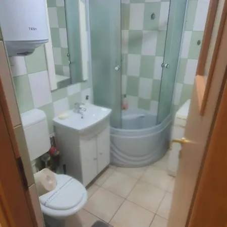 2 Bedroom Oasis Apartment *